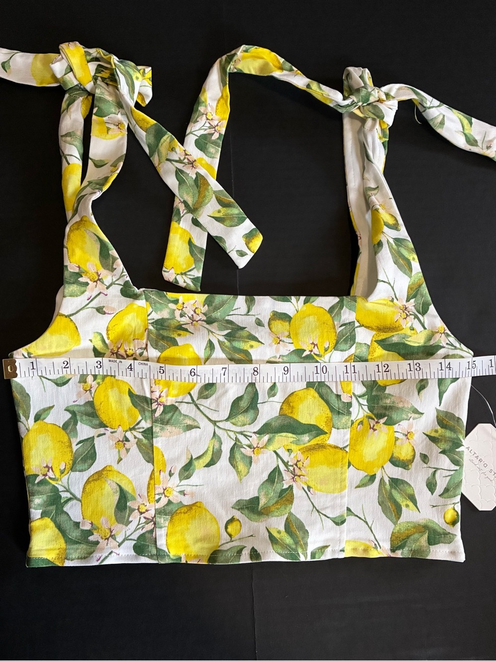 Altar’d state women’s small Tie-Shoulder Lemon Print Crop Top Italian summer NWT - Picture 5 of 5